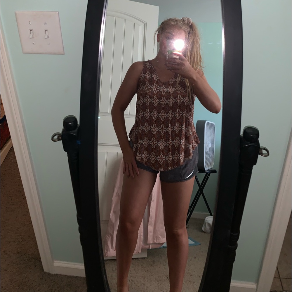 ⭐️patterned tank top⭐️